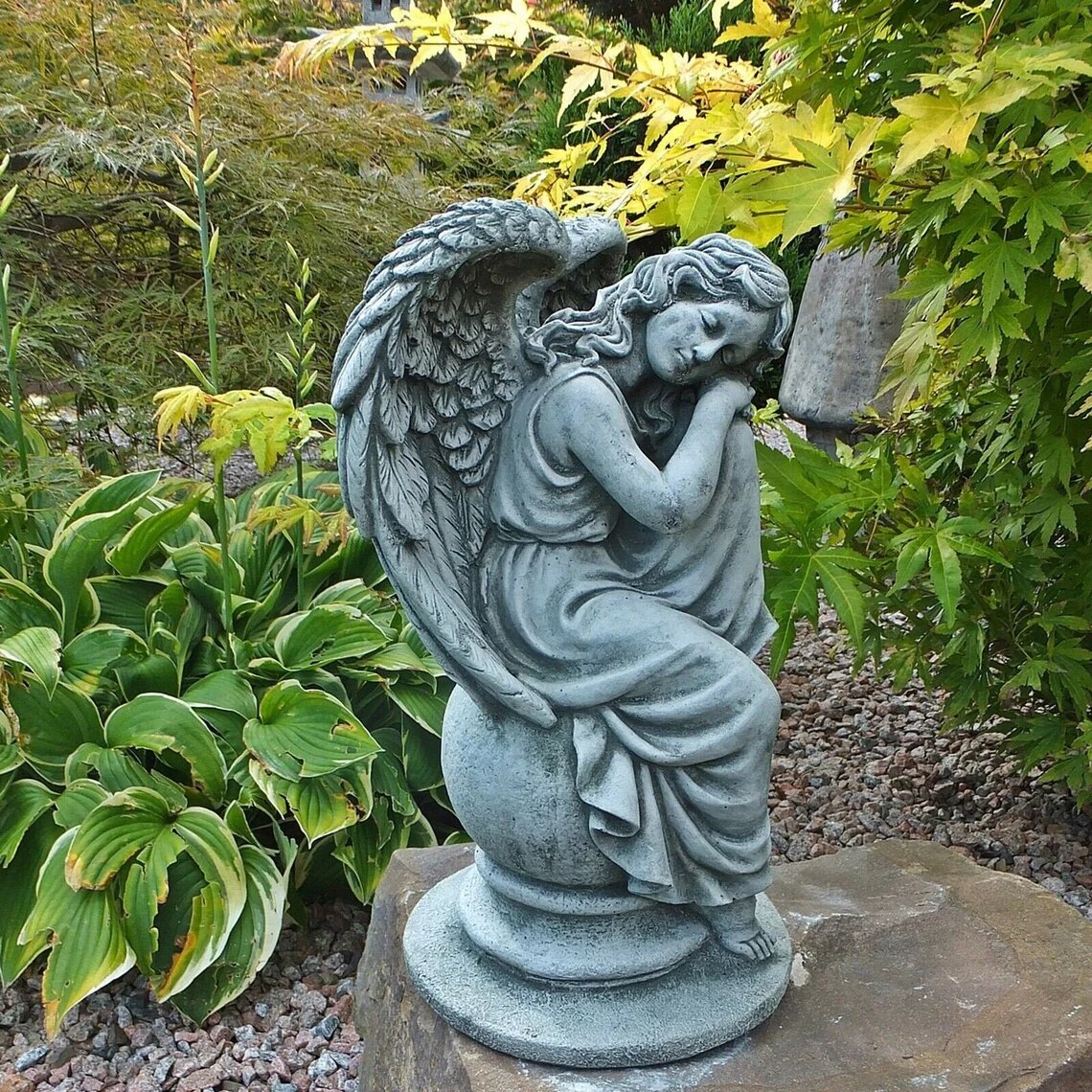 Rzeźby aniołów, świętych