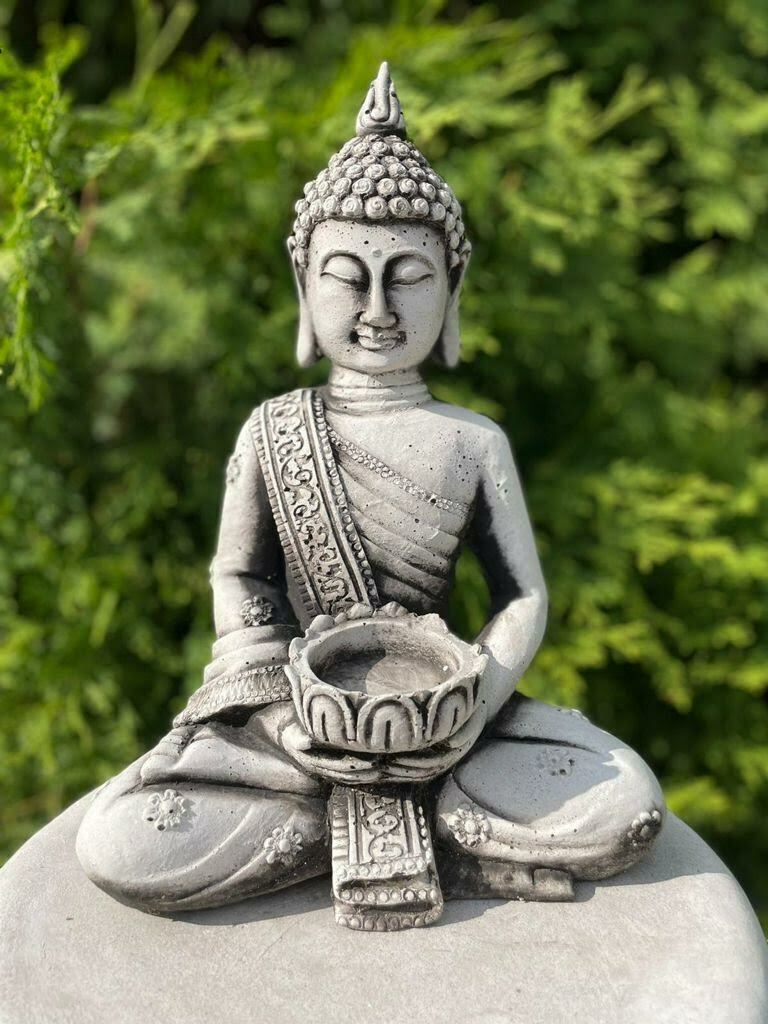 Budda medytujący figura betonowa