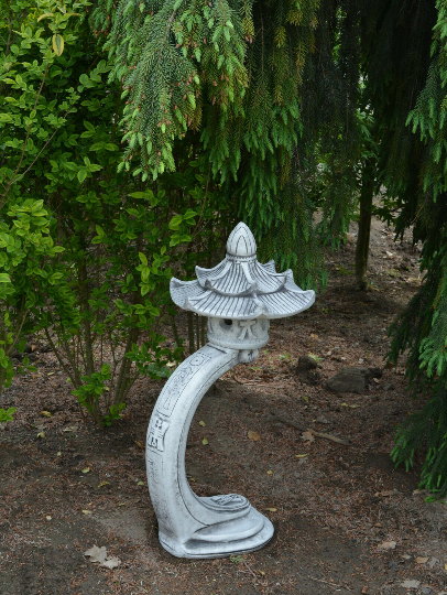 Pagoda Krzywa Figura betonowa