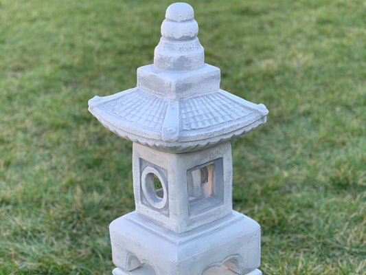 Pagoda Kwadratowa Figura betonowa