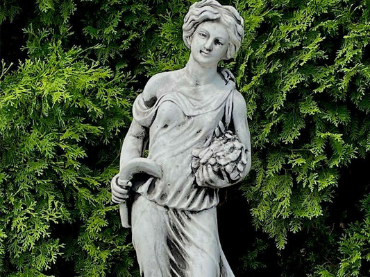 Kobieta Jesień figura betonowa